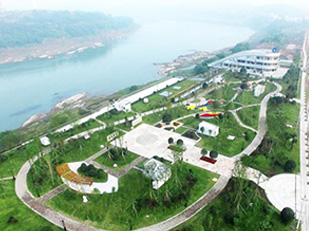 廣安市鄰水縣污水處理站，廣安市政協(xié)人資環(huán)委帶領(lǐng)鄰水縣政協(xié)與縣住建局相關(guān)負責(zé)人，到鄰水縣各鄉(xiāng)鎮(zhèn)專項督導(dǎo)污水處理廠（站）建設(shè)與運行情況
